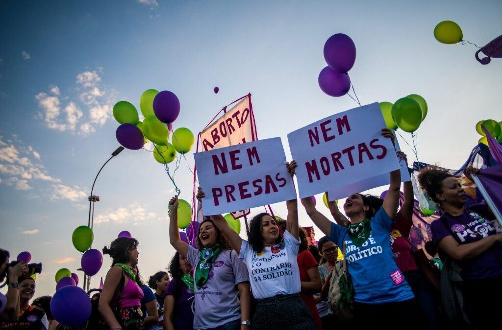 Nem Presa Nem Morta: Planeta ELLA e Design Ativista se juntam em campanha pela descriminalização do aborto