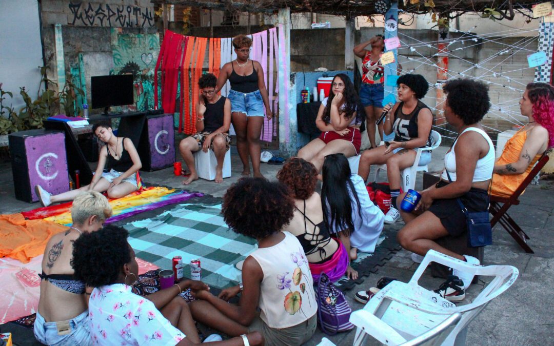 Ativistas promovem 1ª edição do “Rolezin das LBT” na Casa Coletiva Divinópolis
