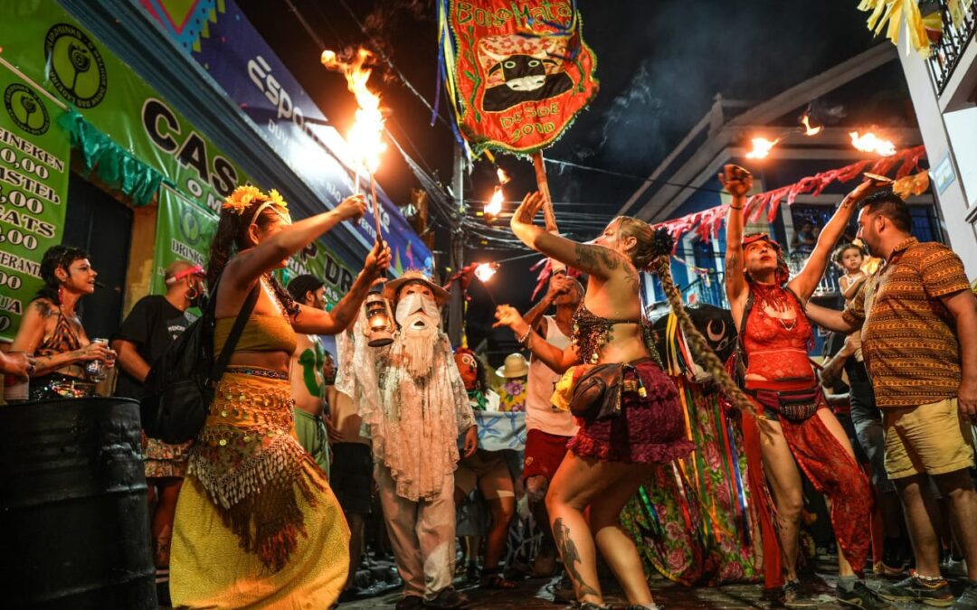 Otros Carnavales 2026: o Brasil que pulsa nas ruas